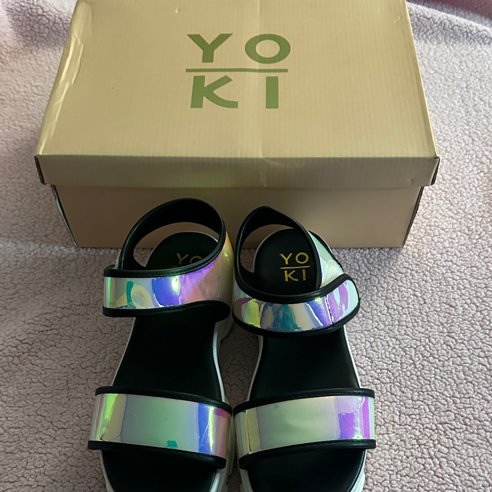 Yoki Holographic Sandals